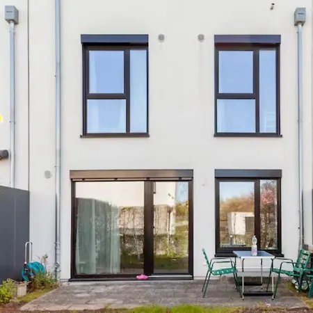 Mit Balkon-richtung Messe Homestay